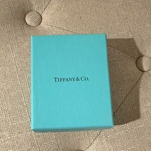 Tiffany & Co Jewelry Box+Ribbon